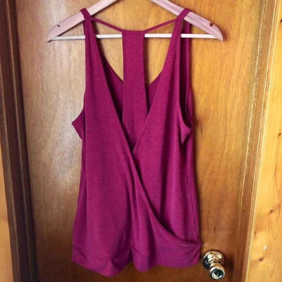 Gap Breathe banded hem tank. Size M. GUC. - Picture 2 of 3